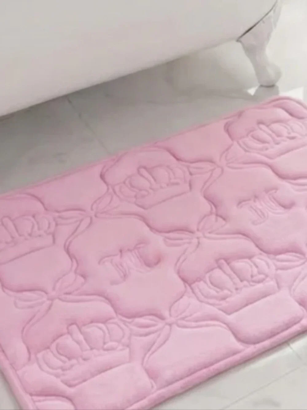 Juicy Couture Home Bow Lattice Quilted Memory Foam Bath Rug- Pink